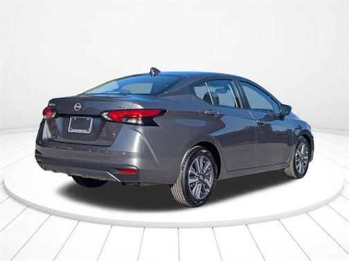 2023 Nissan Versa 1.6 SV