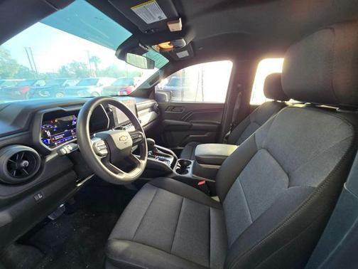 2025 Chevrolet Colorado WT