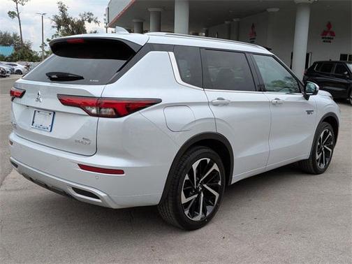2025 Mitsubishi Outlander PHEV SEL