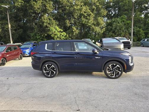2023 Mitsubishi Outlander PHEV SE S-AWC