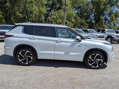 2025 Mitsubishi Outlander PHEV SEL