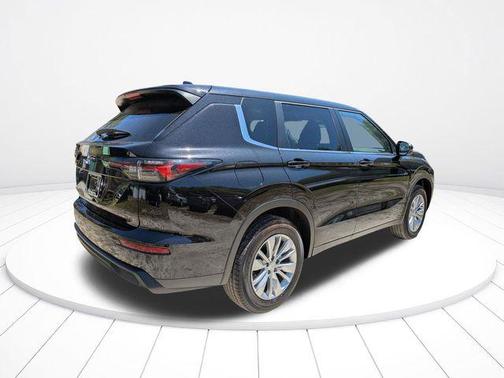 Labrador Black Pearl 2026 Mitsubishi Outlander ES 1.5T 2WD