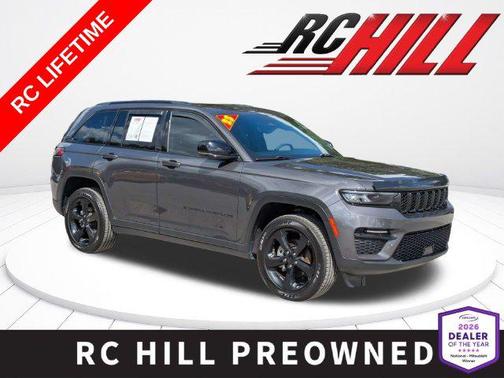 Baltic Gray Metallic Clearcoat 2023 Jeep Grand Cherokee Altitude