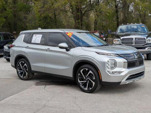 2023 Mitsubishi Outlander SE Special Edition 2WD