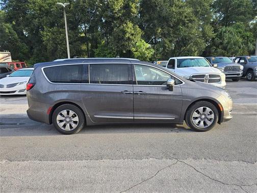 2019 Chrysler Pacifica Hybrid Limited