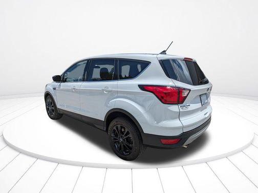 Oxford White 2019 Ford Escape SE