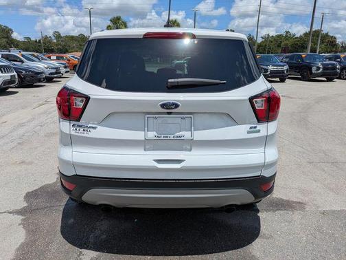 Oxford White 2019 Ford Escape SE