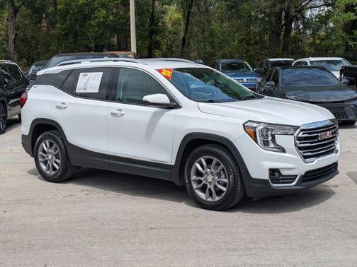 Summit White 2023 GMC Terrain SLT