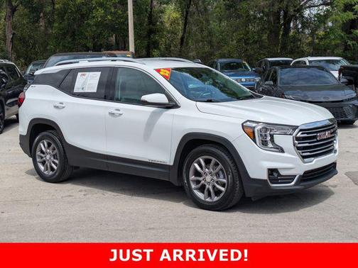 Summit White 2023 GMC Terrain SLT