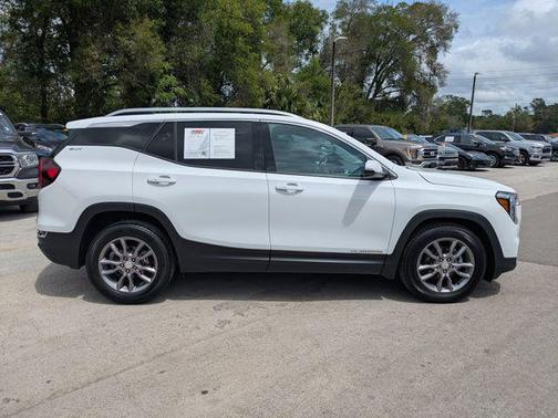 Summit White 2023 GMC Terrain SLT