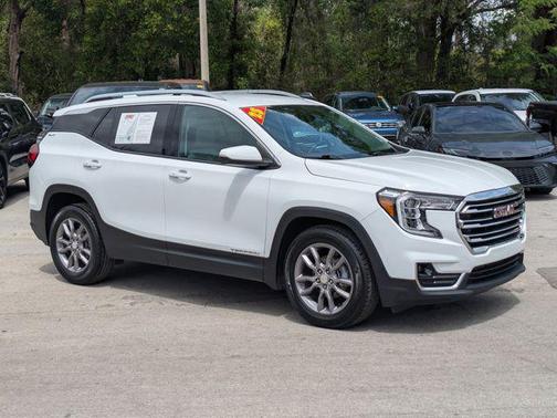 Summit White 2023 GMC Terrain SLT