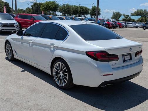 2022 BMW 530 i