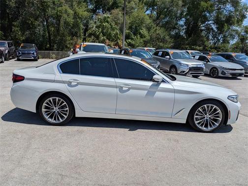 2022 BMW 530 i