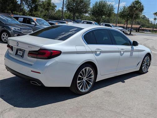 2022 BMW 530 i