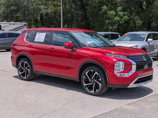 Red Diamond 2023 Mitsubishi Outlander SE S-AWC