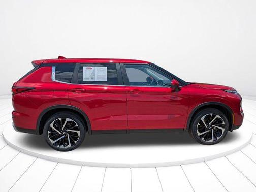 Red Diamond 2023 Mitsubishi Outlander SE S-AWC