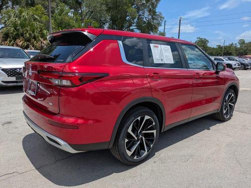 Red Diamond 2023 Mitsubishi Outlander SE S-AWC