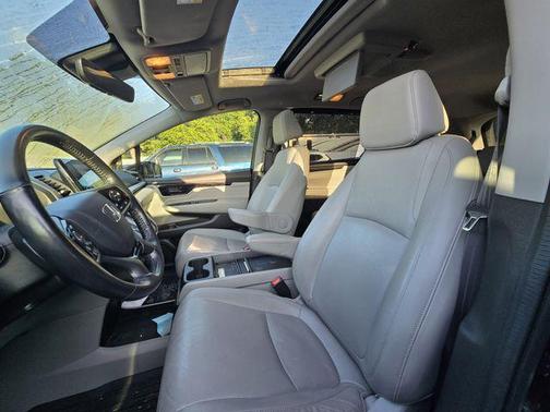 Crystal Black Pearl 2020 Honda Odyssey Elite