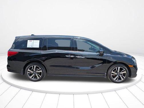 Crystal Black Pearl 2020 Honda Odyssey Elite