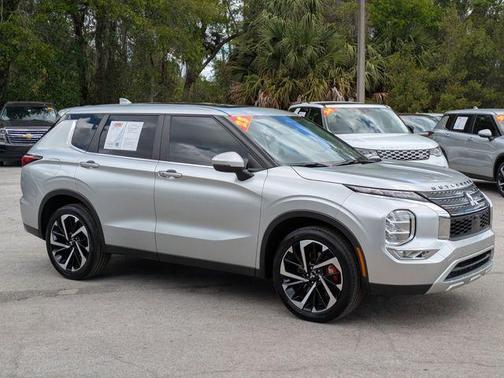 Alloy Silver Metallic 2023 Mitsubishi Outlander SE 2.5 2WD