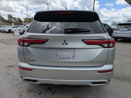 Alloy Silver Metallic 2023 Mitsubishi Outlander SE 2.5 2WD