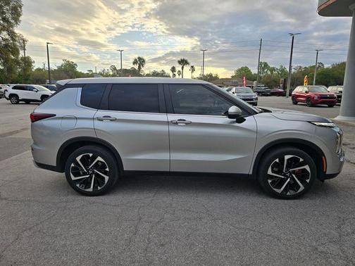 2023 Mitsubishi Outlander SE 2.5 2WD