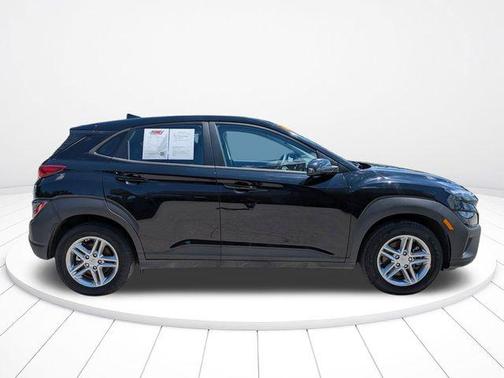 Abyss Black Pearl 2023 Hyundai KONA SE