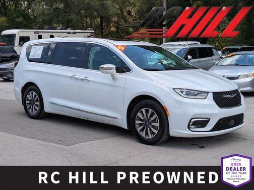 Bright White Clearcoat 2022 Chrysler Pacifica Hybrid Limited