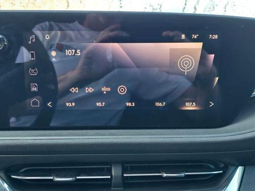 Cinnabar Metallic 2025 Buick Envista Preferred FWD