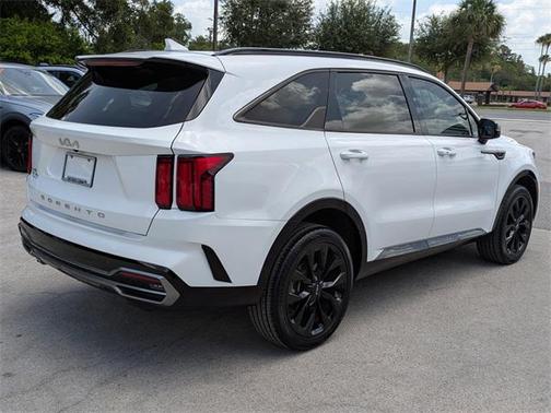 2022 Kia Sorento SX
