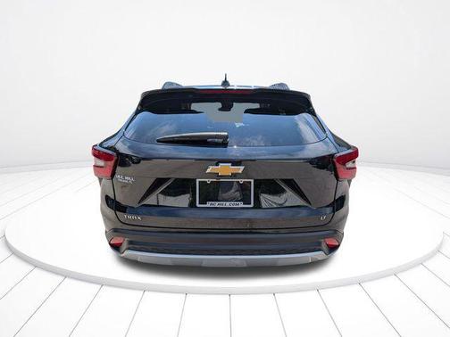 Mosaic Black Metallic 2024 Chevrolet Trax LT