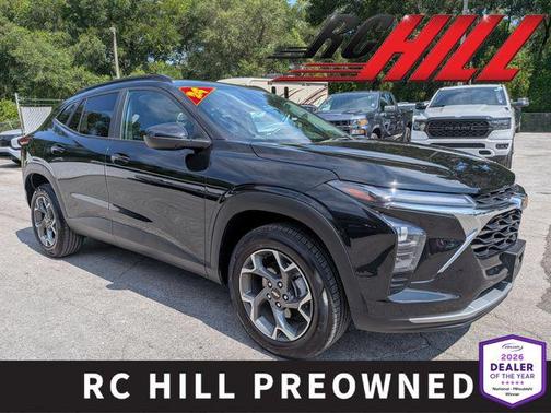 Mosaic Black Metallic 2024 Chevrolet Trax LT