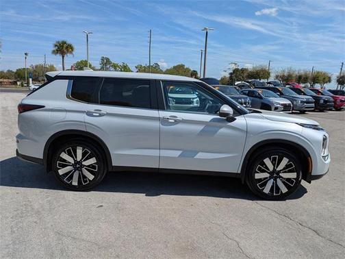 2025 Mitsubishi Outlander SE 2.5 2WD