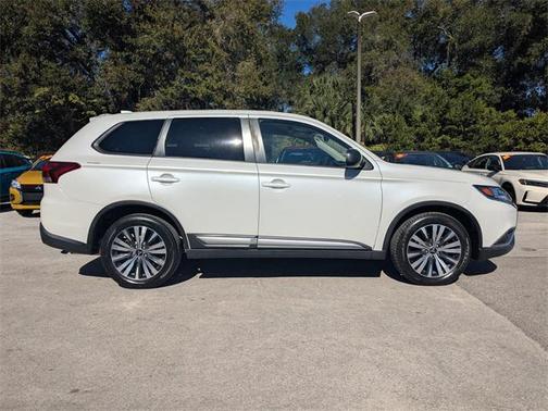 2020 Mitsubishi Outlander ES