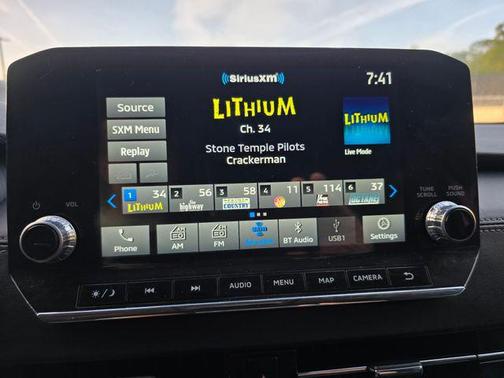 Red Diamond 2022 Mitsubishi Outlander SE