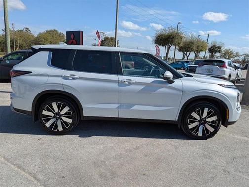 2025 Mitsubishi Outlander SE 2.5 2WD