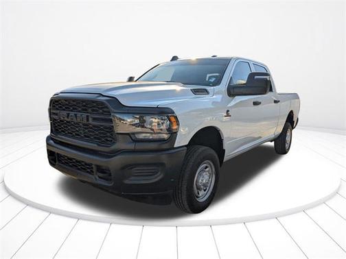 2024 RAM 2500 Tradesman Crew Cab 4x4 6'4' Box