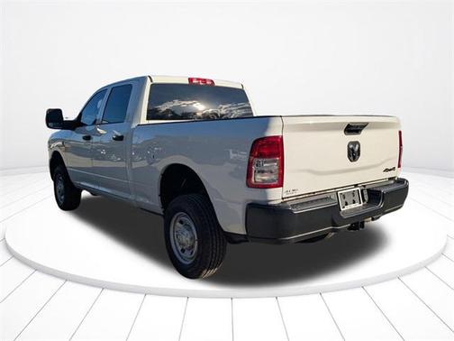 2024 RAM 2500 Tradesman Crew Cab 4x4 6'4' Box