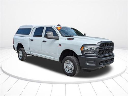 2024 RAM 2500 Tradesman Crew Cab 4x4 6'4' Box