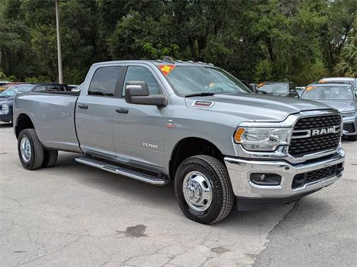 2024 RAM 3500 Big Horn Crew Cab 4x4 8' Box