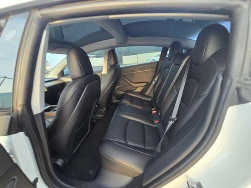 Pearl White Multi-Coat 2021 Tesla Model 3 Standard Range Plus