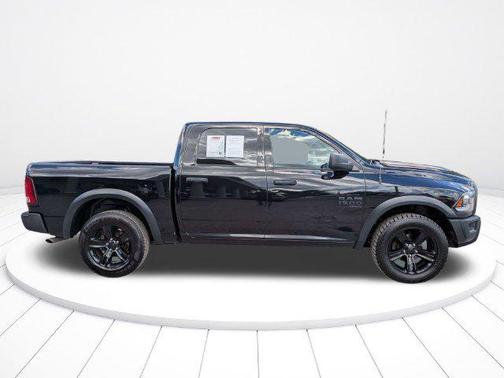 Diamond Black Crystal Pearlcoat 2024 RAM 1500 Classic Warlock Crew Cab 4x4 5'7' Box