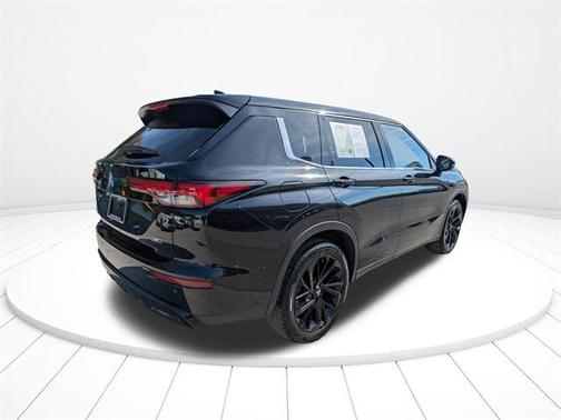 2024 Mitsubishi Outlander SE Black Edition w/Pano Roof S-AWC