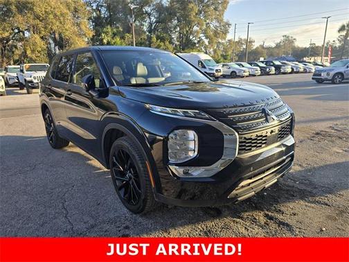 2024 Mitsubishi Outlander SE Black Edition w/Pano Roof S-AWC