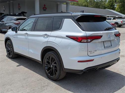 2025 Mitsubishi Outlander PHEV SEL