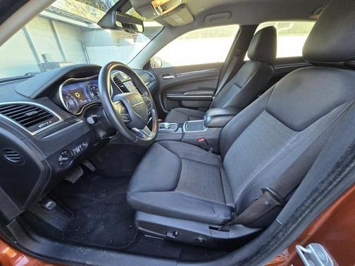 2021 Chrysler 300 Touring