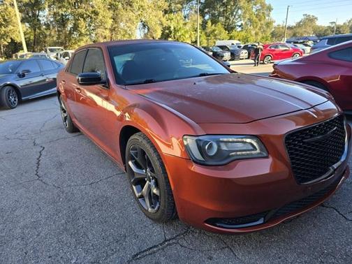 2021 Chrysler 300 Touring