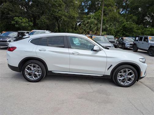 2024 BMW X4 xDrive30i