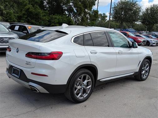 2024 BMW X4 xDrive30i