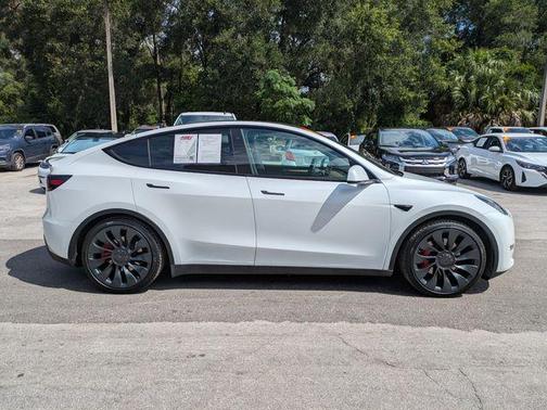Pearl White Multi-Coat 2023 Tesla Model Y Performance Dual Motor All-Wheel Drive